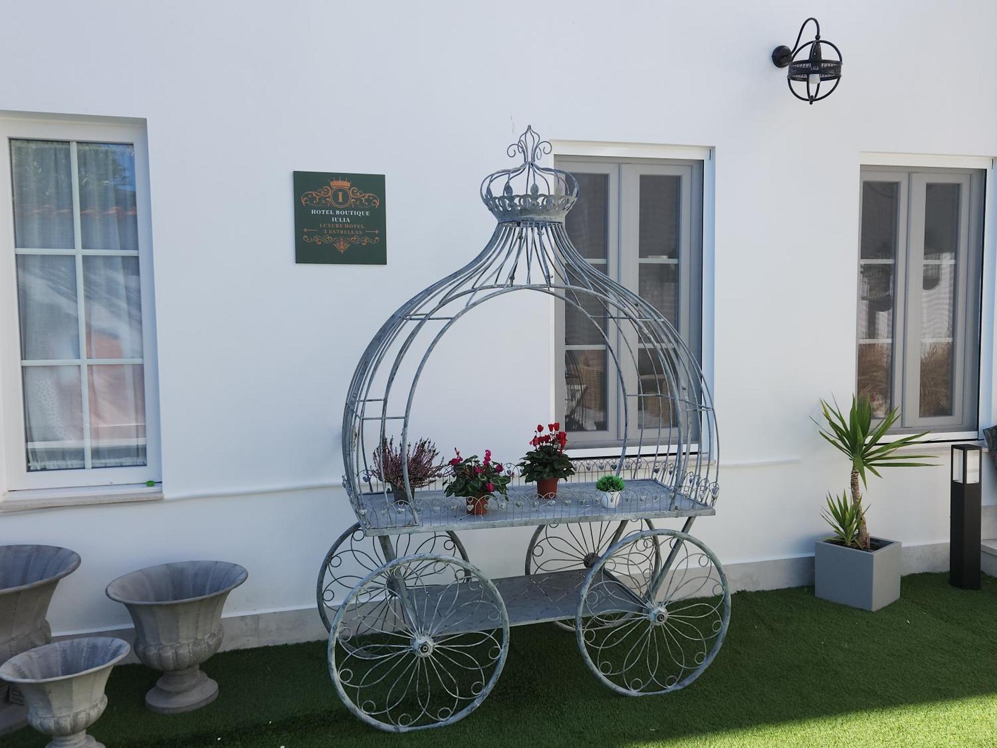 Hotel Boutique Iulia 5 Estrellas Medina de las Torres Exterior foto
